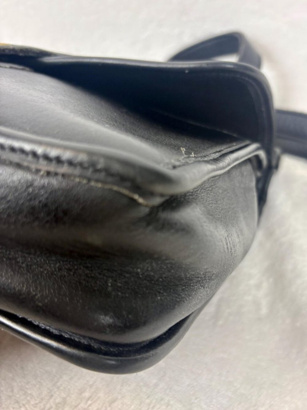 Vintage Coach Willis Top Handle Crossbody in Black Glovetanned Leather and Charm - Picture 8 of 16